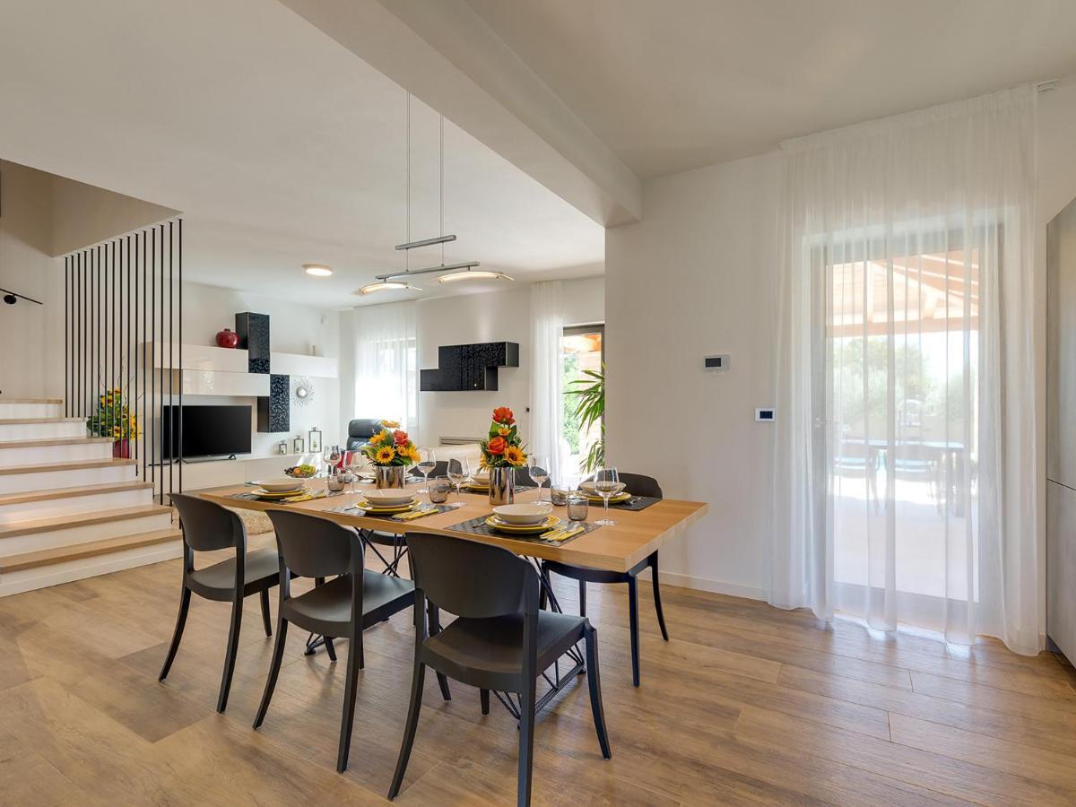 Villa Flora Vabriga Tar-Vabriga Luaran gambar