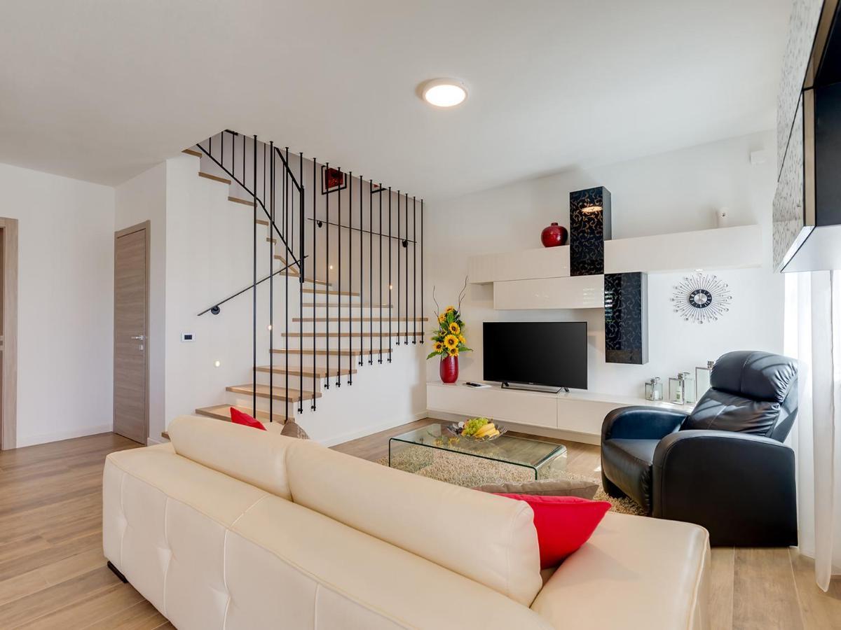 Villa Flora Vabriga Tar-Vabriga Luaran gambar